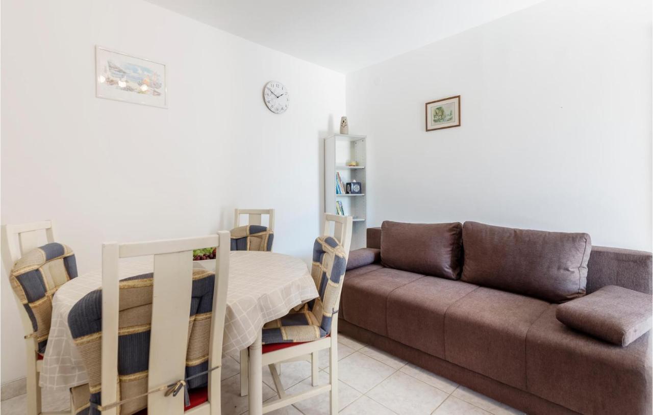 Apartment Cozy In With Kitchen Pula