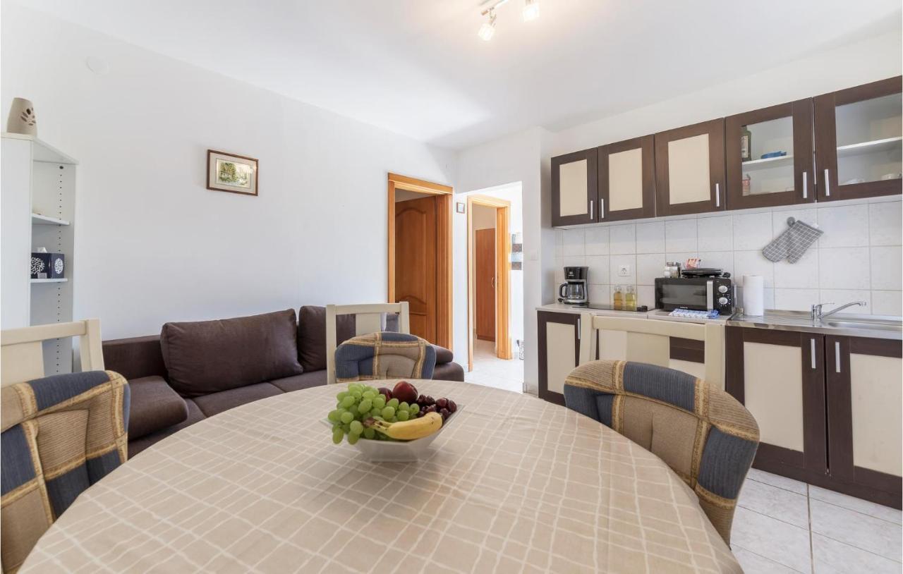Apartment Cozy In With Kitchen