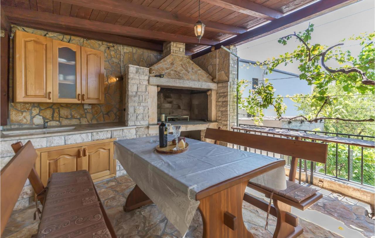 Cozy In With Kitchen Apartment