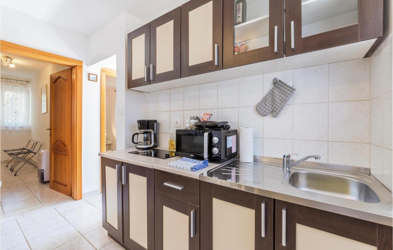 Cozy In With Kitchen Apartment *